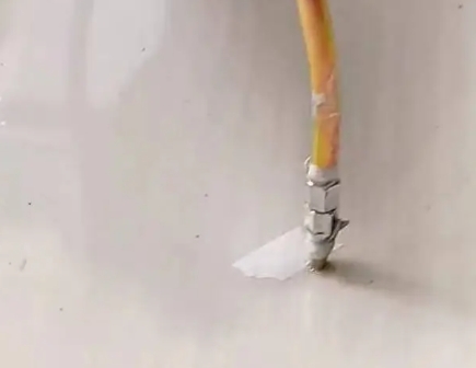 昭通瓷砖空鼓维修公司专业解答在瓷砖铺贴过程中，如果使用的砂料过粗（如全部使用了粗砂），可能会导致以下问题